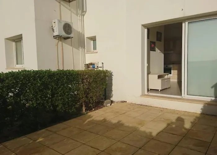 Jade F Bl. Zemin D - 6 *